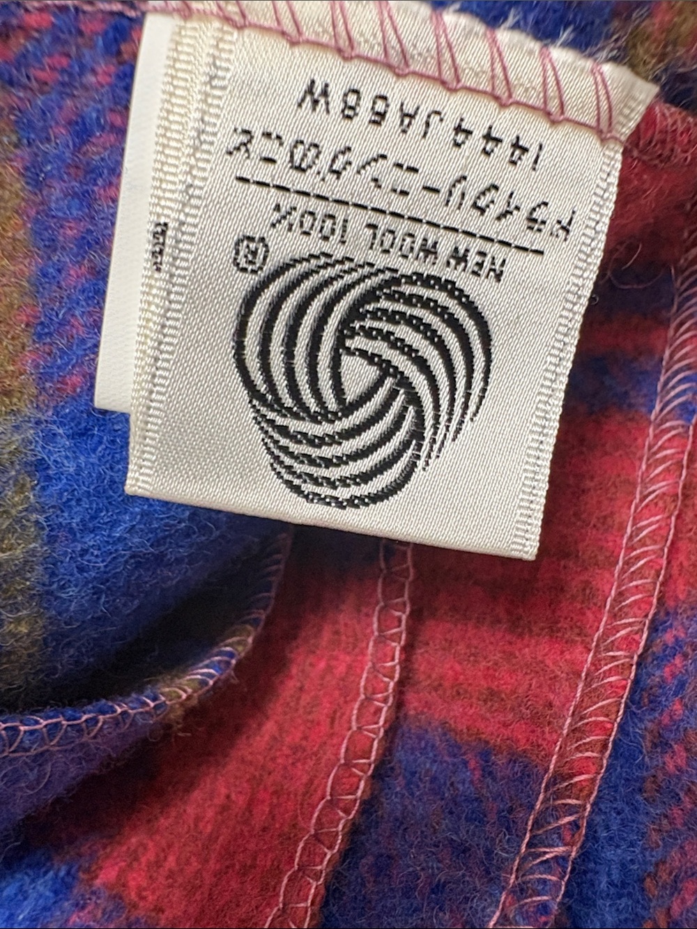 New *CELINE *Vintage Plaid Wool 100% Scarf in Red & Blue with Embroidered Logo - Picture 9 of 10